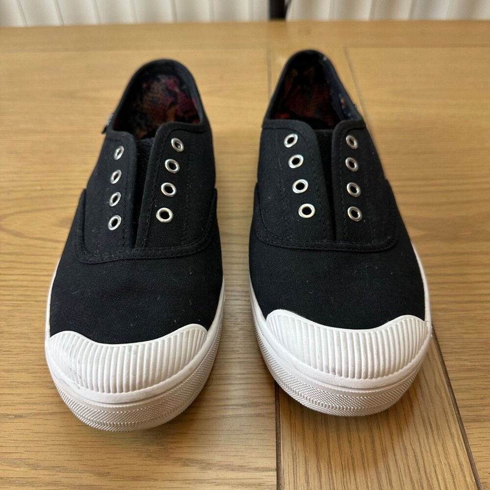 Bobs Skechers Women's Black Slip-On Canvas Sneakers Size 9.5